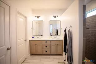 407 Brushy Creek, Victoria, TX 77904 - Photo 19