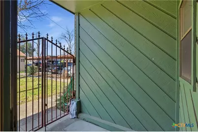 516 N King Street #301, Seguin, TX 78155 - Photo 21