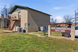 516 N King St, Seguin, TX 78155 - Photo 1