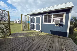 301 Tarpon Dr, Palacios, TX 77465 - Photo 11