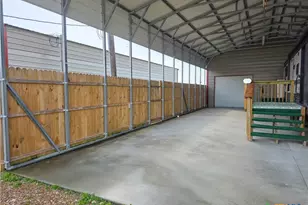 301 Tarpon Dr, Palacios, TX 77465 - Photo 5