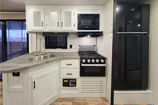 301 Tarpon Dr, Palacios, TX 77465 - Photo 25