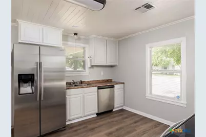 207 W 14th Avenue, Belton, TX 76513 - Photo 1