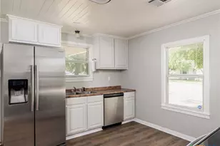 207 W 14th Ave, Belton, TX 76513 - Photo 1