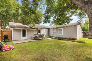 509 W Bois D Arc, Edna, TX 77957 - Photo 21