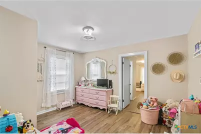 509 W Bois D Arc, Edna, TX 77957 - Photo 17