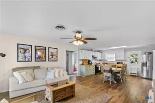 509 W Bois D Arc, Edna, TX 77957 - Photo 9