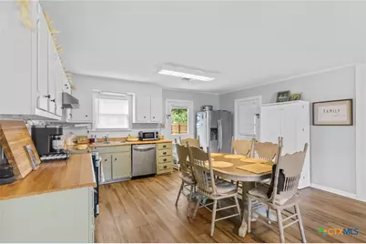 509 W Bois D Arc, Edna, TX 77957 - Photo 13