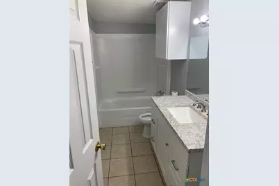 1015 Hackberry Street #B, San Marcos, TX 78666 - Photo 5