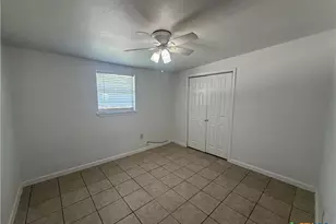 1013 Hackberry St, San Marcos, TX 78666 - Photo 7