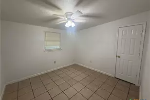 1013 Hackberry St, San Marcos, TX 78666 - Photo 9