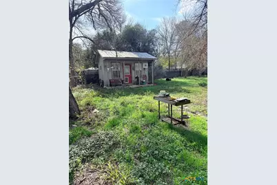 219 Pet Street, Seguin, TX 78155 - Photo 5