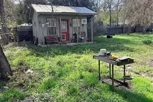 219 Pet St, Seguin, TX 78155 - Photo 5