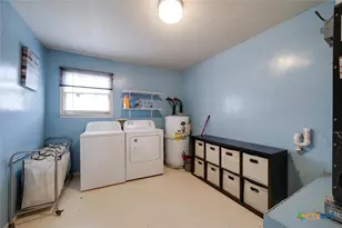 103 Thompson St, Luling, TX 78648 - Photo 17