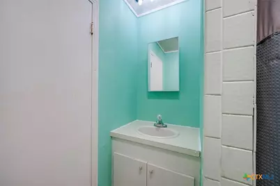 103 Thompson Street, Luling, TX 78648 - Photo 13