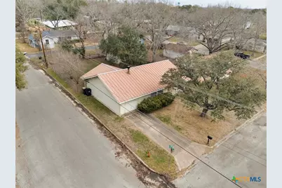 103 Thompson Street, Luling, TX 78648 - Photo 23