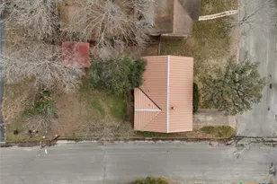 103 Thompson St, Luling, TX 78648 - Photo 27