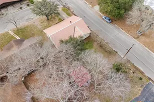 103 Thompson St, Luling, TX 78648 - Photo 25