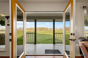 227 Ski Plex Dr, Seguin, TX 78155 - Photo 7