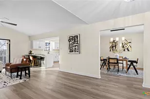 300 Ridge Crest Dr, Seguin, TX 78155 - Photo 5