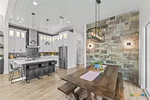 670 Magazine Ave, New Braunfels, TX 78130 - Photo 7