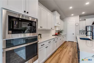 1920 Bighorn Trl, New Braunfels, TX 78132 - Photo 11