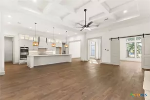611 Parkview Pl, Canyon Lake, TX 78133 - Photo 21