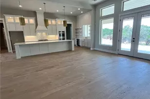 611 Parkview Pl, Canyon Lake, TX 78133 - Photo 3