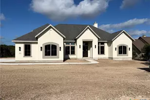 611 Parkview Pl, Canyon Lake, TX 78133 - Photo 1