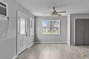 1009 Fulton St, Edna, TX 77957 - Photo 15