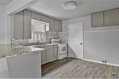 1009 Fulton Street, Edna, TX 77957 - Photo 13