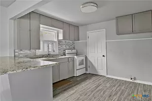 1009 Fulton St, Edna, TX 77957 - Photo 13