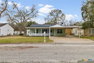 1009 Fulton St, Edna, TX 77957 - Photo 1