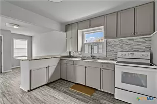 1009 Fulton St, Edna, TX 77957 - Photo 11