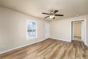 1601 Miller St, Belton, TX 76513 - Photo 7