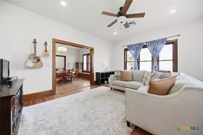 306 N Avenue E, Shiner, TX 77984 - Photo 5