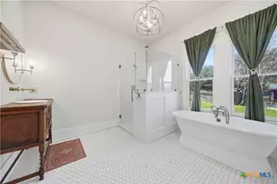 306 Avenue E, Shiner, TX 77984 - Photo 15