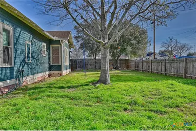 306 N Avenue E, Shiner, TX 77984 - Photo 25