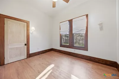 306 N Avenue E, Shiner, TX 77984 - Photo 21