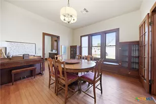 306 Avenue E, Shiner, TX 77984 - Photo 9