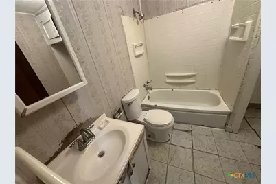 421 S 32nd Street, Temple, TX 76501 - Photo 13