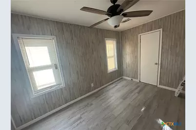 421 S 32nd Street, Temple, TX 76501 - Photo 7