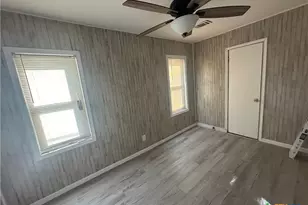 421 S 32nd St, Temple, TX 76501 - Photo 7