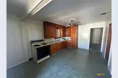 421 S 32nd Street, Temple, TX 76501 - Photo 11