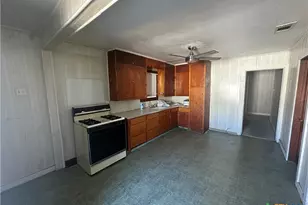 421 S 32nd St, Temple, TX 76501 - Photo 11