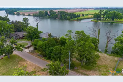 829 Lakeside Pass, New Braunfels, TX 78130 - Photo 3