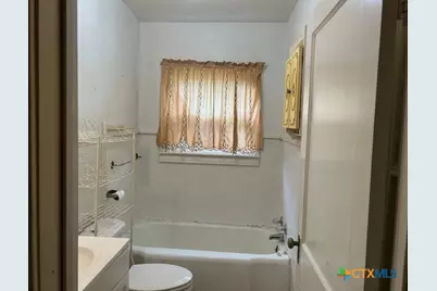 1118 W Main Street, Gatesville, TX 76528 - Photo 13
