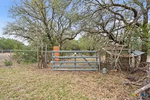 1118 W Main St, Gatesville, TX 76528 - Photo 9