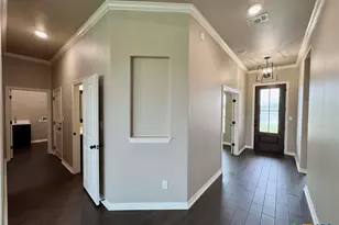 1054 Alice Cir, Temple, TX 76502 - Photo 5