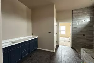 1054 Alice Cir, Temple, TX 76502 - Photo 9